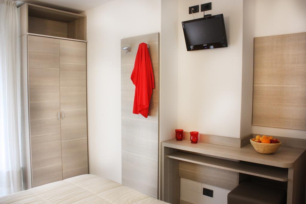 Hotel Daniela Римини Номер фото